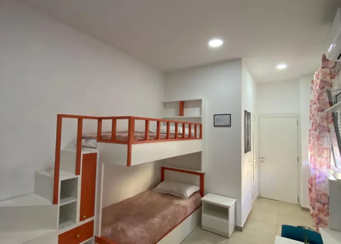 Ayso Center アパート ティラナ